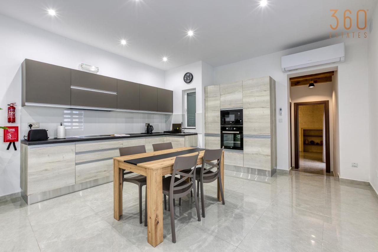 A Lovely 1Br Home With Balcony Just Off The Coast By 360 Estates St. Julian's Exterior foto
